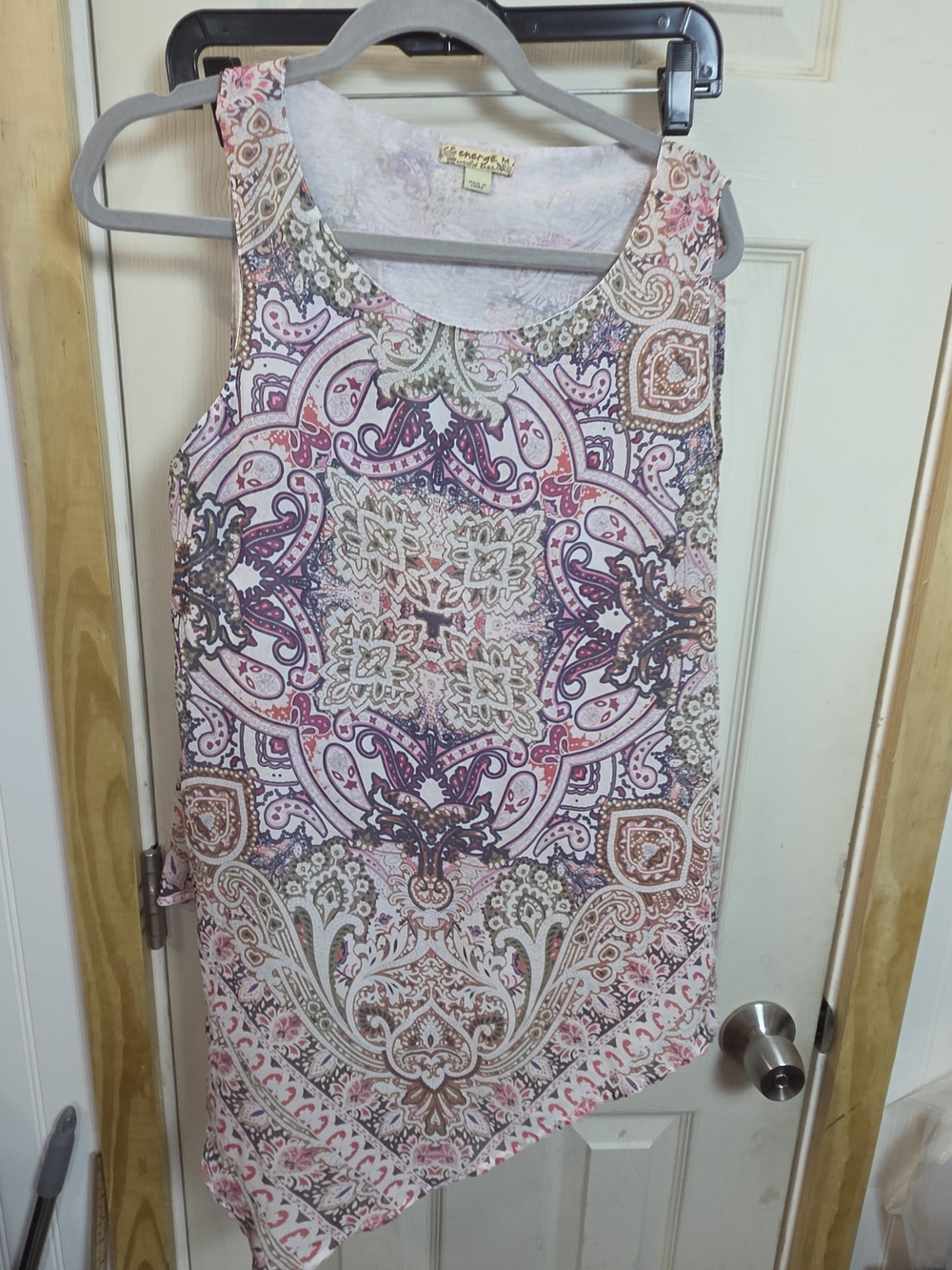 Sleeveless Tunic Top Women's Pink Paisley